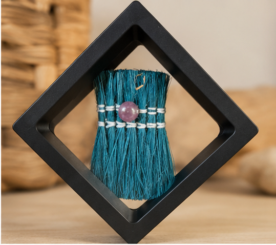 Parahuhu Framed Oranamental Kakahu